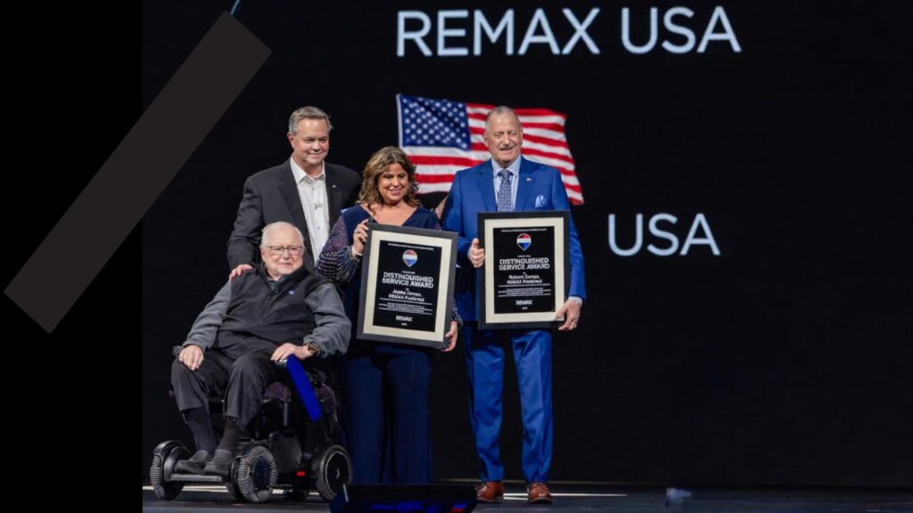the Remax distinguished service award given in las vegas